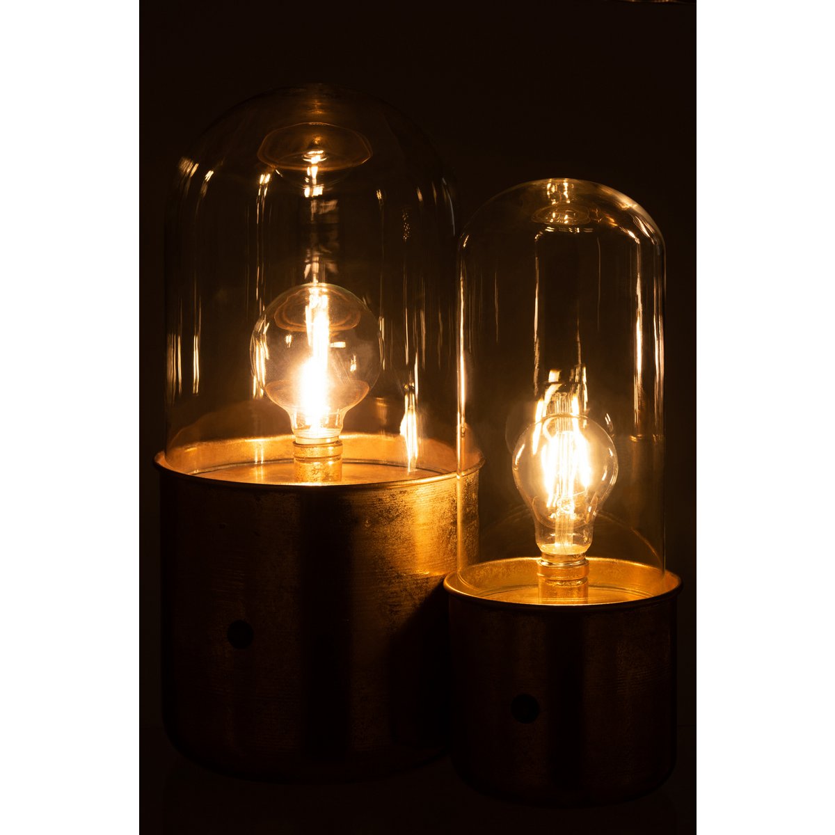 Gros plan sur le verre texturé de la lampe J-Line