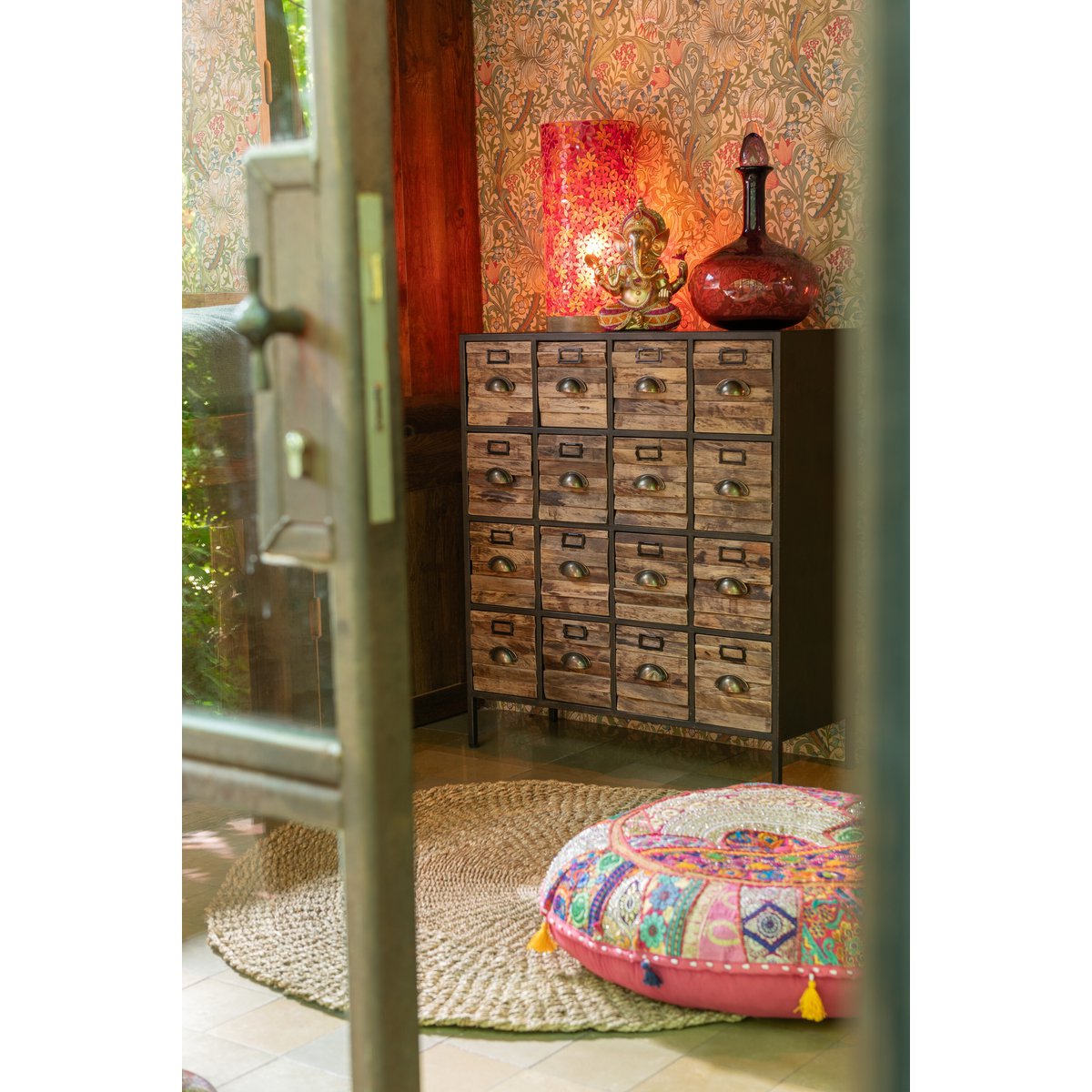 Armoire J-Line dans un cadre industriel