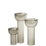 Vase chandelier Yara sur une table en bois
