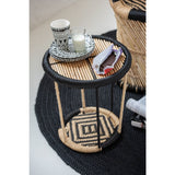 Détail de la carafe J-Line Ella, design élégant