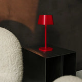 Lampe de table rechargeable rouge Ava Berry