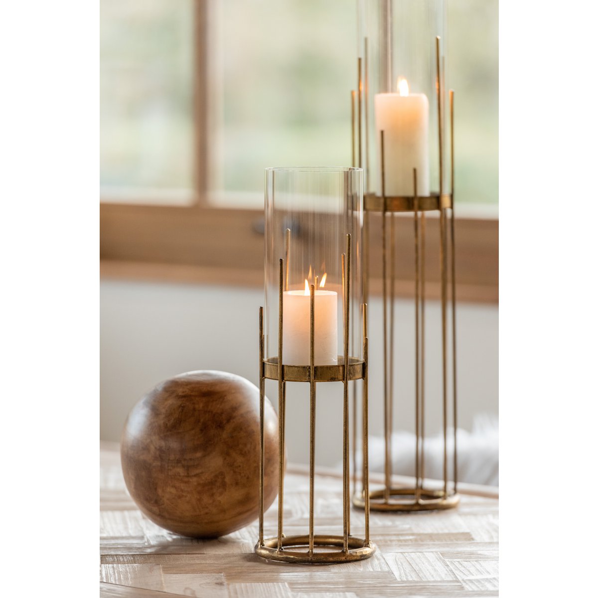 Boule décorative en bois marron de J-Line, vue de face