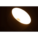 Détail du design moderne de la lampe J-Line