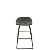 Détail de la chaise J-Line en bois recyclé noir