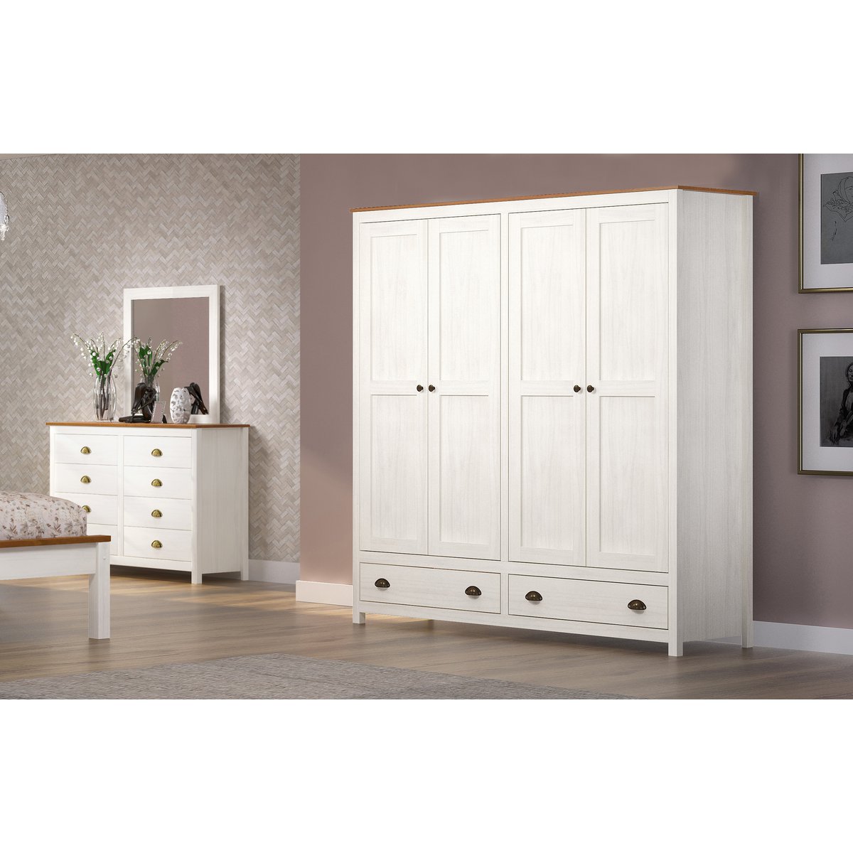 Détail des poignées métalliques élégantes de la commode