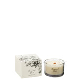 Bougie parfumée J-Line bois de bergamote - mise en scène dans un intérieur chic.