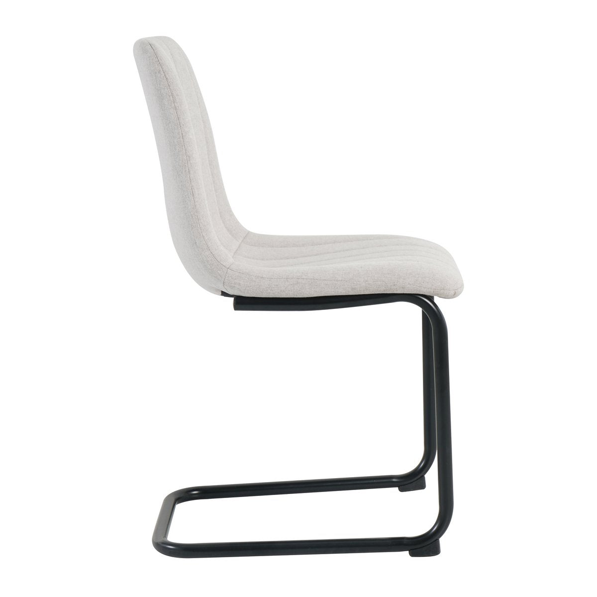 Chaises design luge dans un intérieur moderne, vue d'ensemble