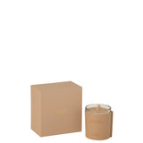 Ambiance chaleureuse avec la bougie J-Line Cuir - Bois Ocre allumée