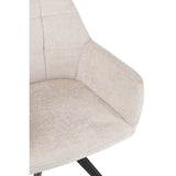 Chaise J-Line Louna entourée d'éléments de décoration
