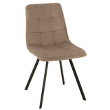 Ambiance chaleureuse avec la chaise Morgan J-Line dans un intérieur contemporain