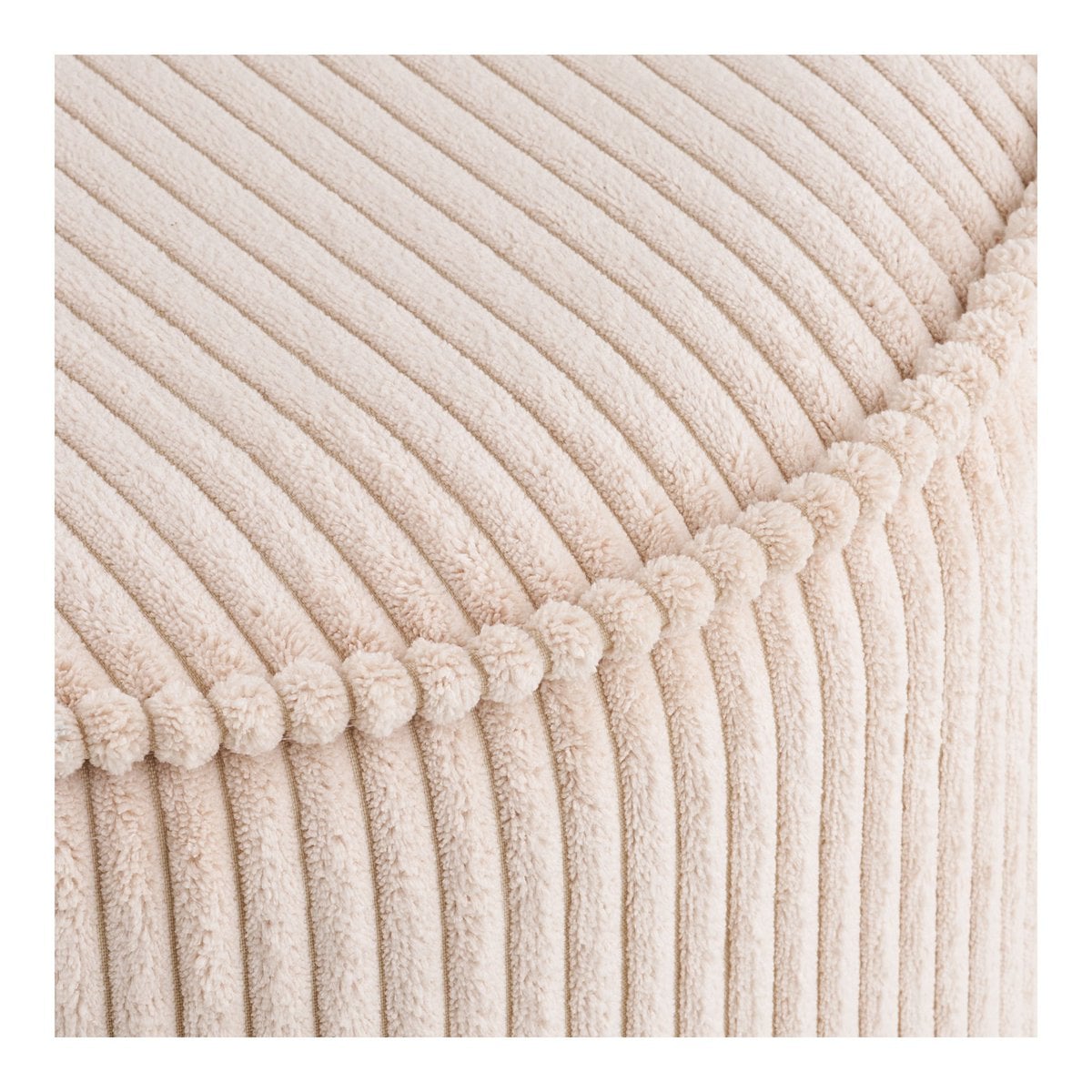 Pouf Taupo, vue d'ensemble dans un salon moderne