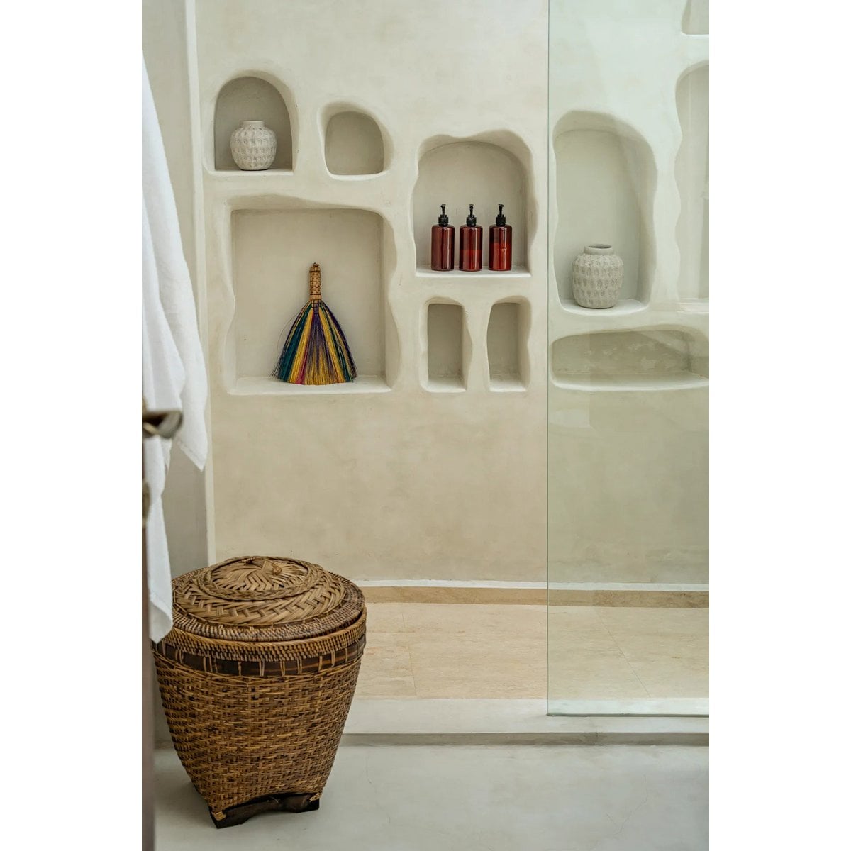 Panier de Rangement Colonial en rotin brun naturel, élégant et pratique