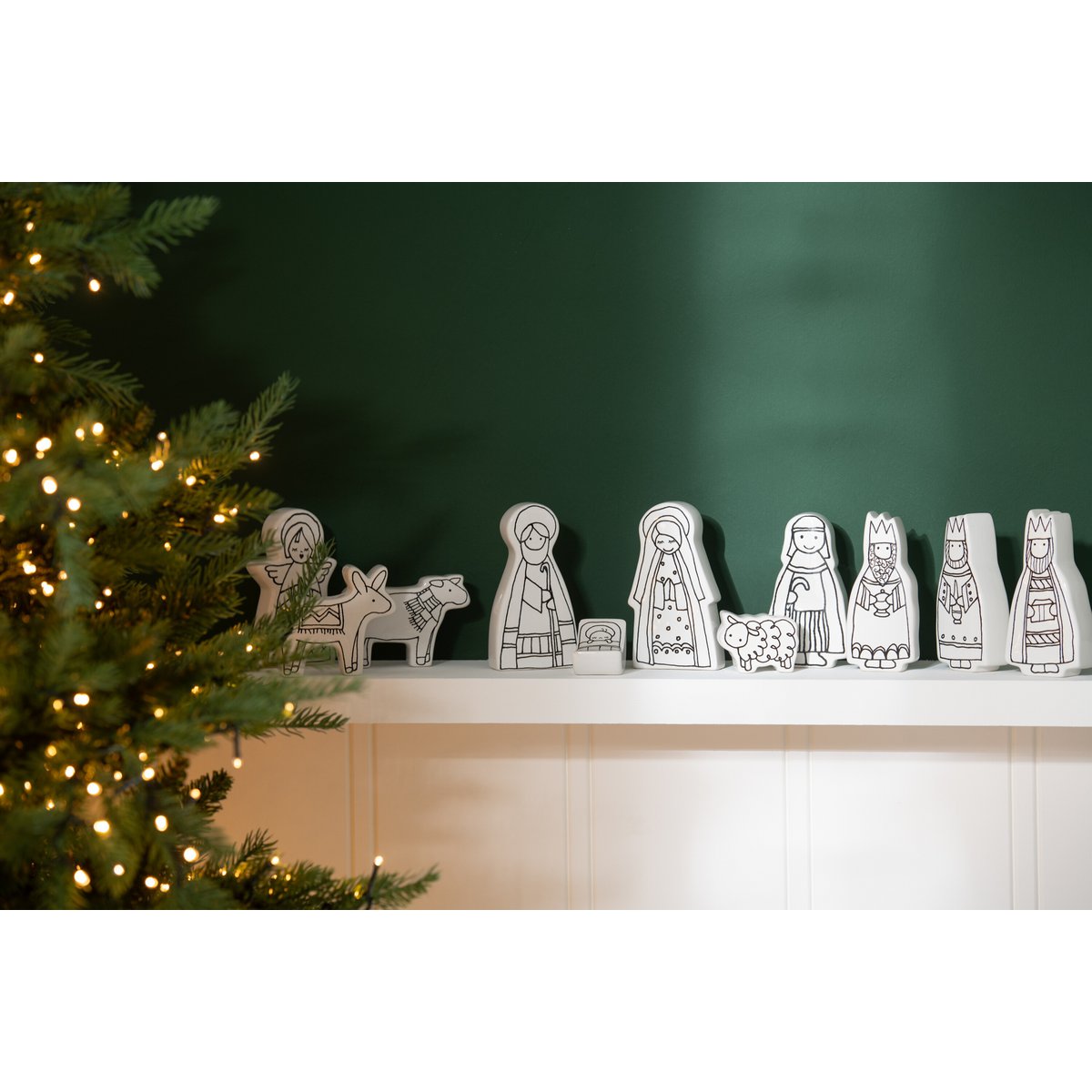 Ambiance festive avec la crèche de Noël J-Line en céramique