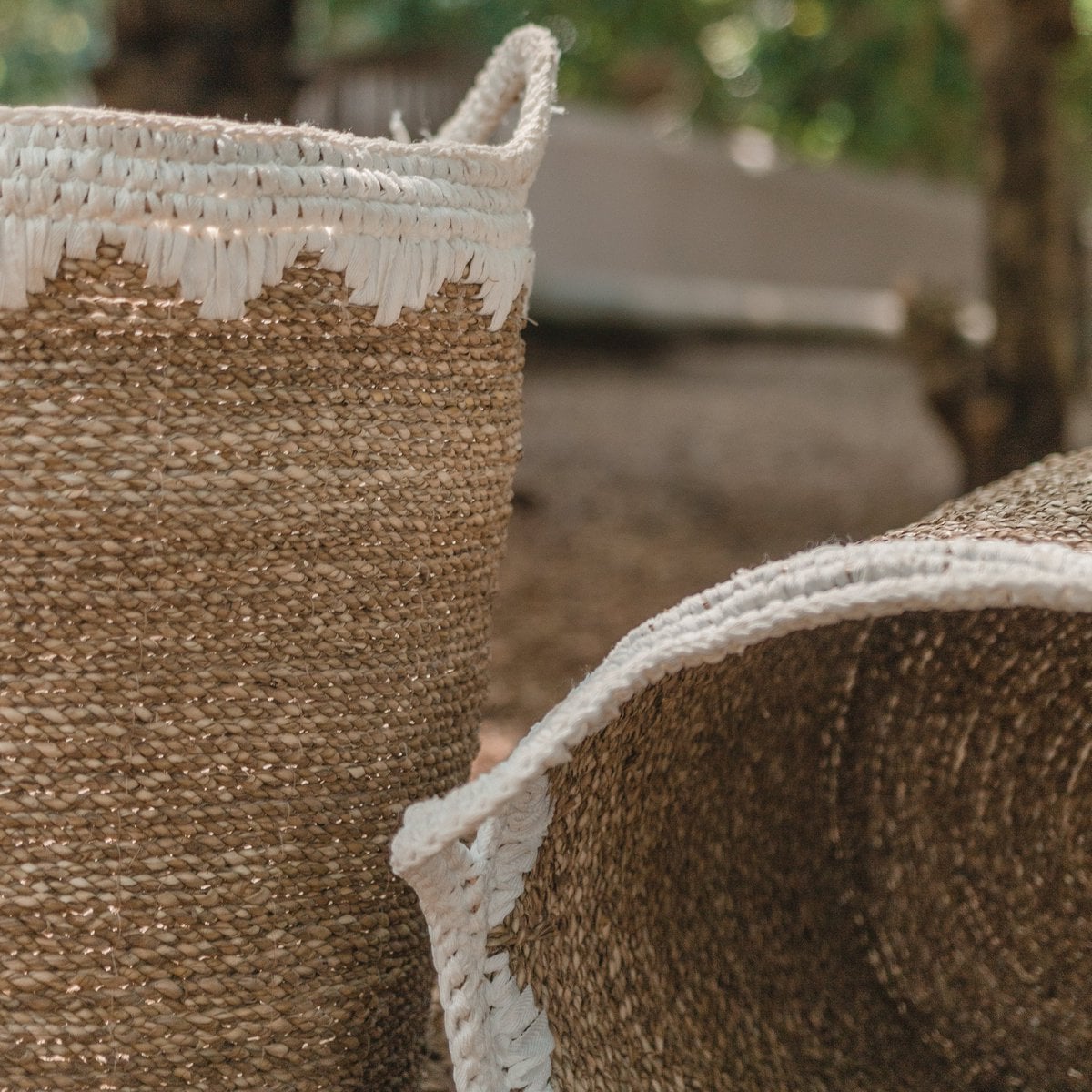 Détail du tissage en jonc de mer du panier NIAS