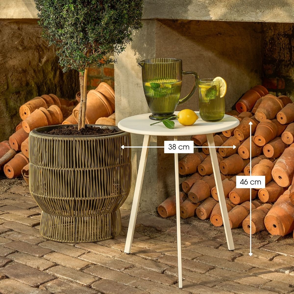 Table d'appoint Seattle Crème - détail des pieds fins