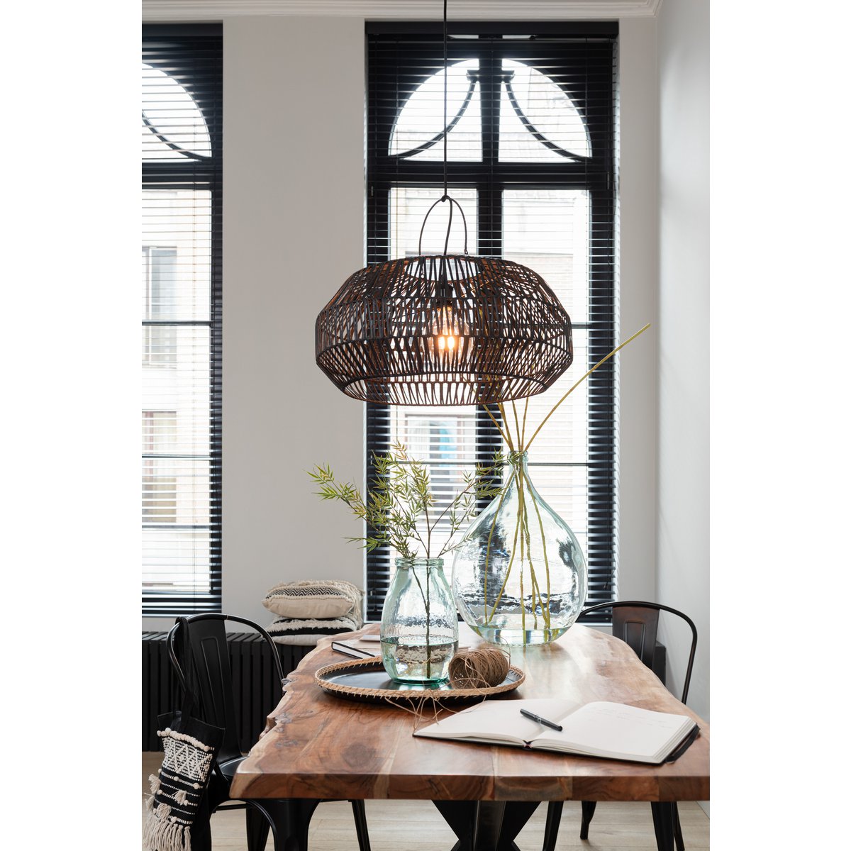 Vase Lissabon avec des fleurs, décoration moderne