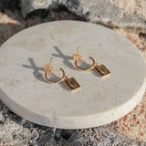Boucles d'oreilles plaquées or 18 carats avec pendentif - créoles ornées d'un visage gravé - boucles d'oreilles pendantes en argent vermeil or 925 - KARTINI gold