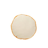 Coussin Smiley Tufted J-Line en coton orange et blanc, vue de face.