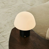 Maes Noir – Lampe de table rechargeable en marbre Nero Marquina