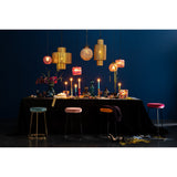 Vue latérale du tabouret J-Line en métal noir, parfait pour cuisine moderne