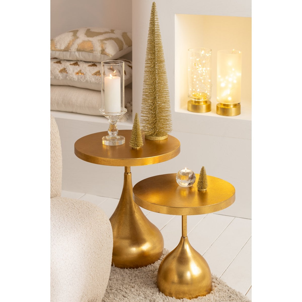 Table d'appoint J-Line Drop avec accessoires décoratifs