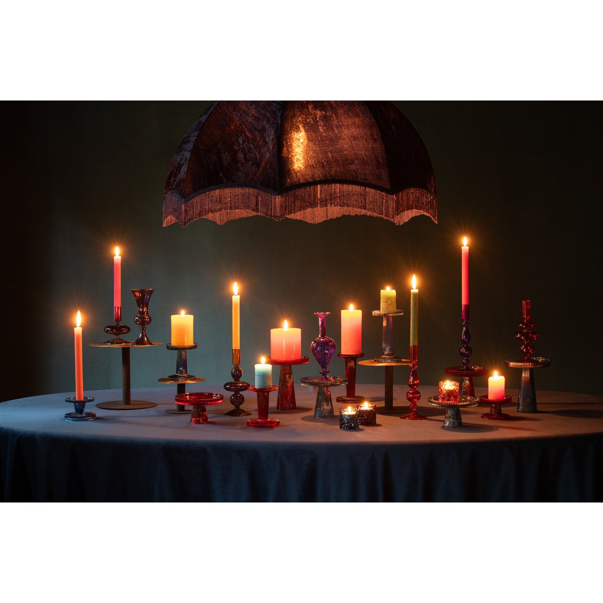 Bougeoir J-Line Nelly en verre rouge - mise en scène décorative