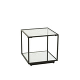 Table basse J-Line sur un tapis élégant