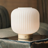 Lampe Lyla avec câble USB-C inclus