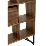 Armoire J-Line avec tiroirs, mise en scène dans un salon chic.