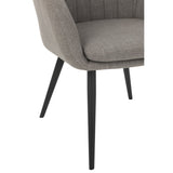 Chaise Miles J-Line dans un cadre de cuisine chic