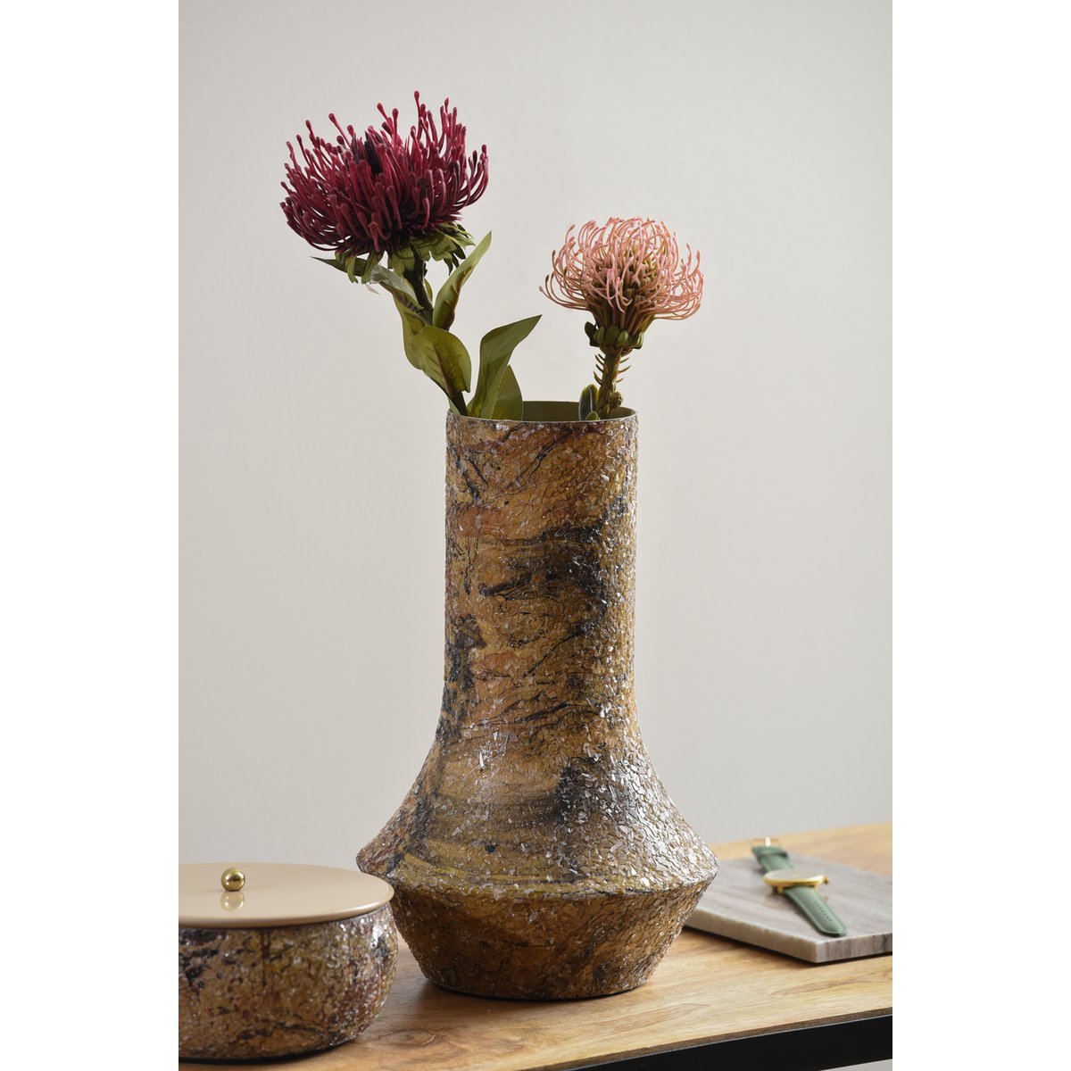 Vase Mosaïque Marbre, ambiance dans un salon moderne
