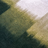 Tapis Eco sur un fond clair, soulignant ses couleurs