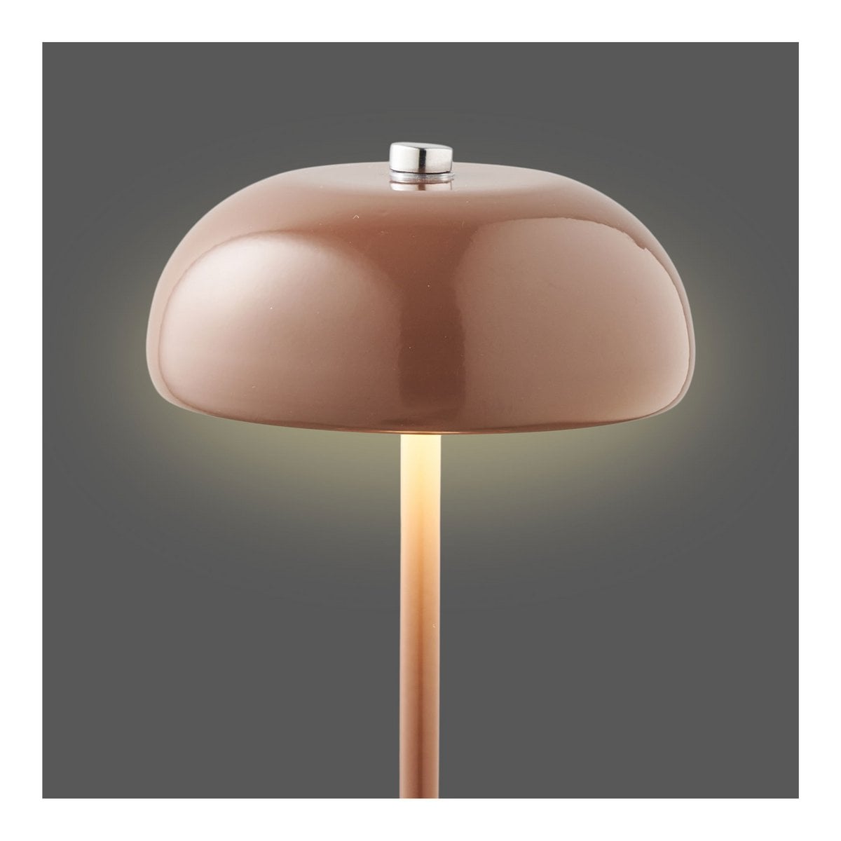 Lampe Margate montrée dans un salon moderne