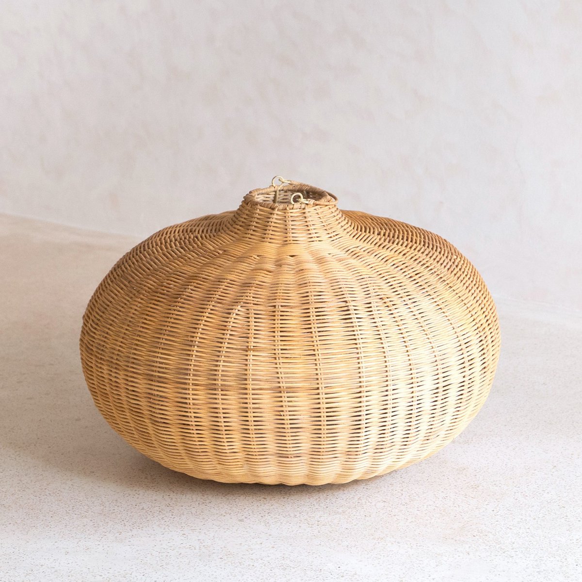 Vue de l'abat-jour Anjani, diamètre de 56 cm, ambiance chaleureuse