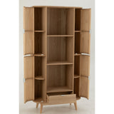 Armoire J-Cas dans un intérieur minimaliste, harmonie des couleurs