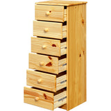 Commode en bois massif dans un intérieur moderne