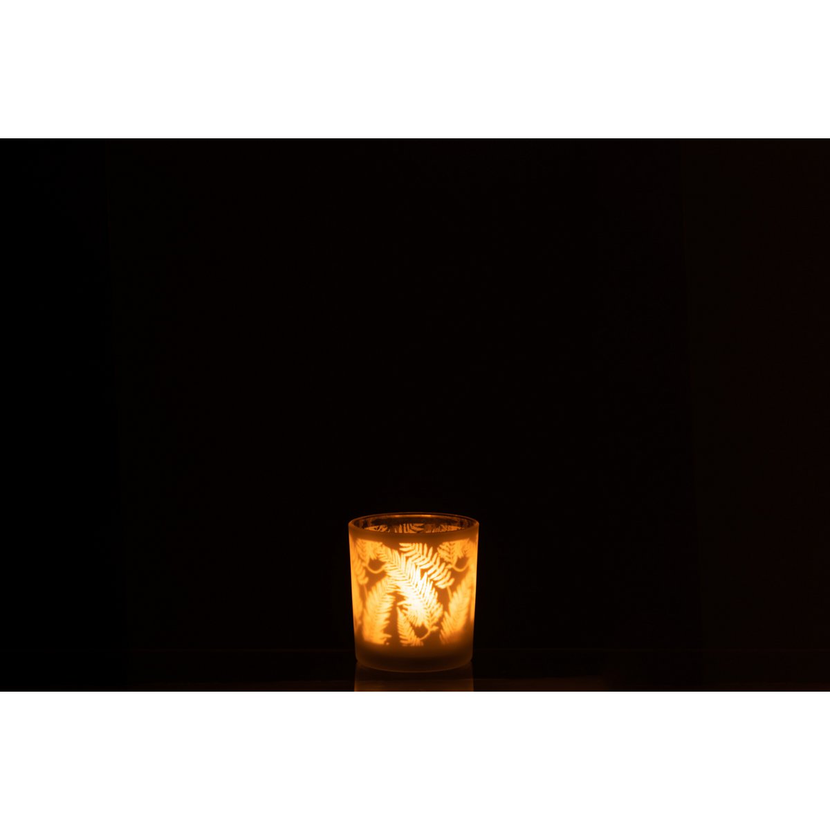Photophore J-Line Leaf, ambiance dans un salon moderne
