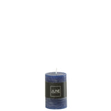 Bougie cylindrique J-Line bleue foncé, petite taille, élégante et raffinée.