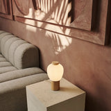 Lampe à poser en bois d'hévéa marron clair