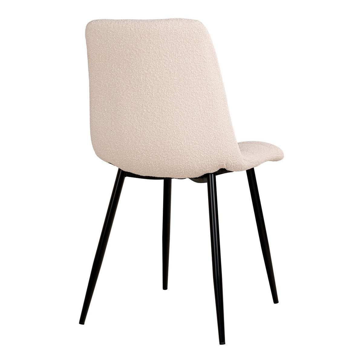Chaise Middelfart en situation dans une salle à manger moderne