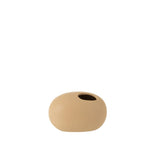 Gros plan du vase J-Line beige, mettant en valeur sa texture céramique