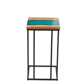 Détail de la finition bois et résine de la table d'appoint J-Line