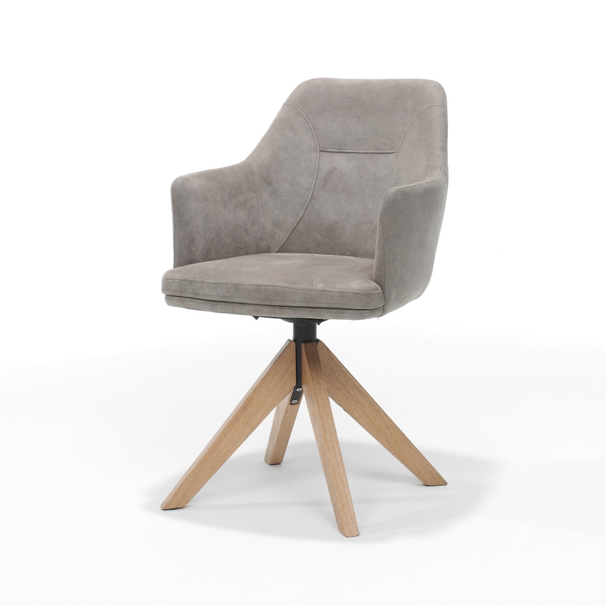 Fauteuil Calvin en chêne, détail du design élégant et des matériaux