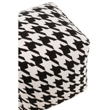 Pouf J-Line Wide dans un salon moderne, ambiance chic