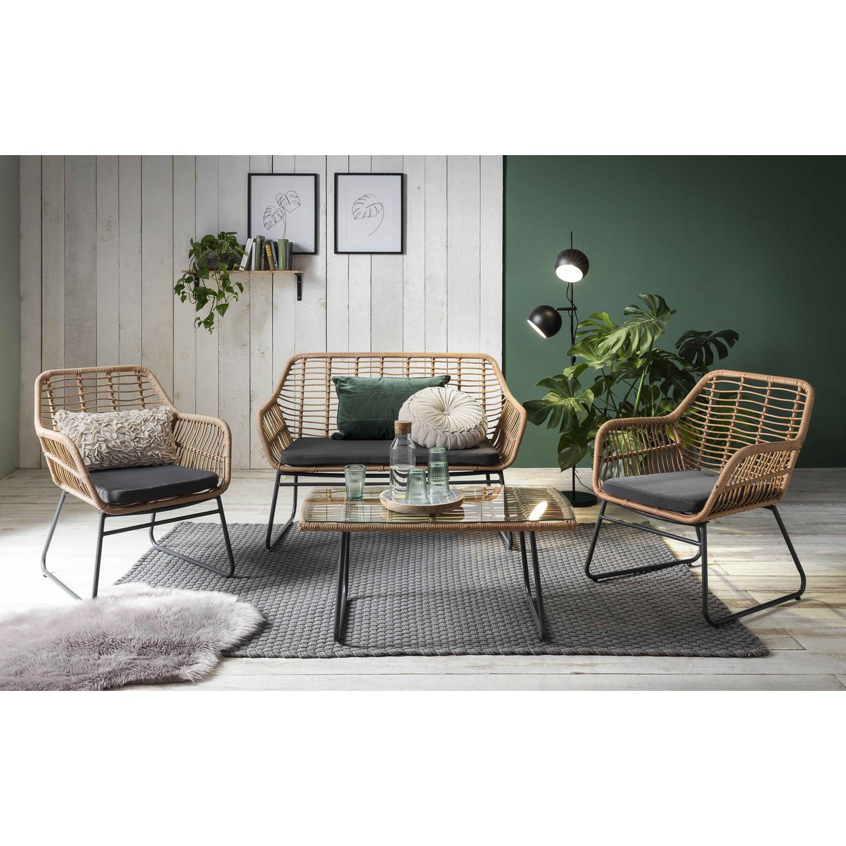Table de jardin en verre avec chaises en polyrotin