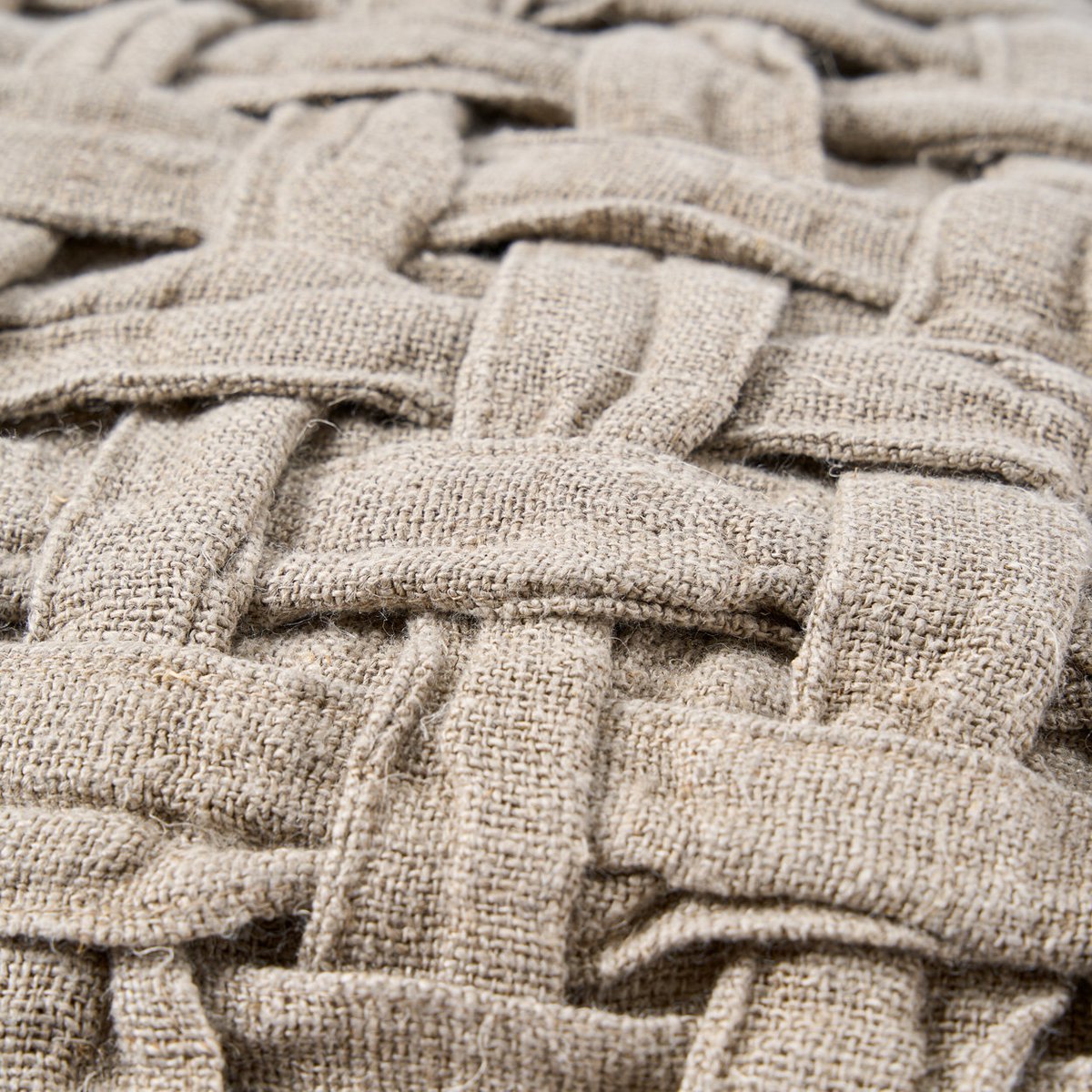 Housse de coussin Crosier, vue de côté