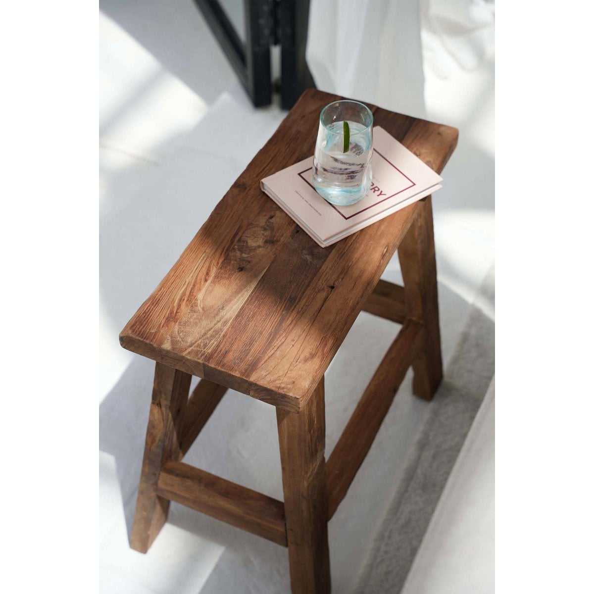 Tabouret Rustique The Fab - Utilisation dans un salon moderne