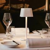 Lampe de table rechargeable blanche Ava