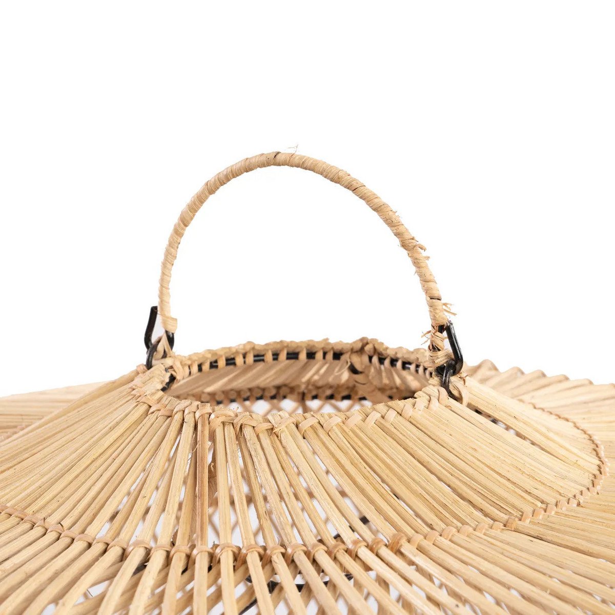 Ambiance intérieure avec le pendentif Batu Bolong