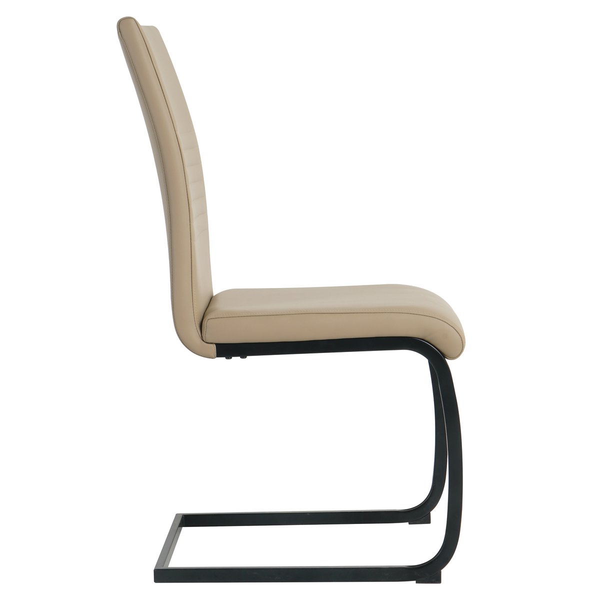 Chaises cantilever modernes dans un salon élégant